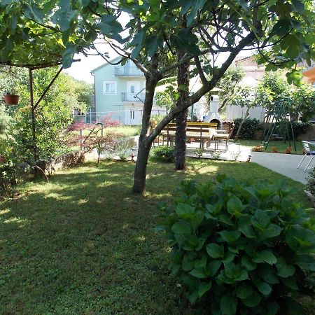 Apartments Cutic Малинска Экстерьер фото