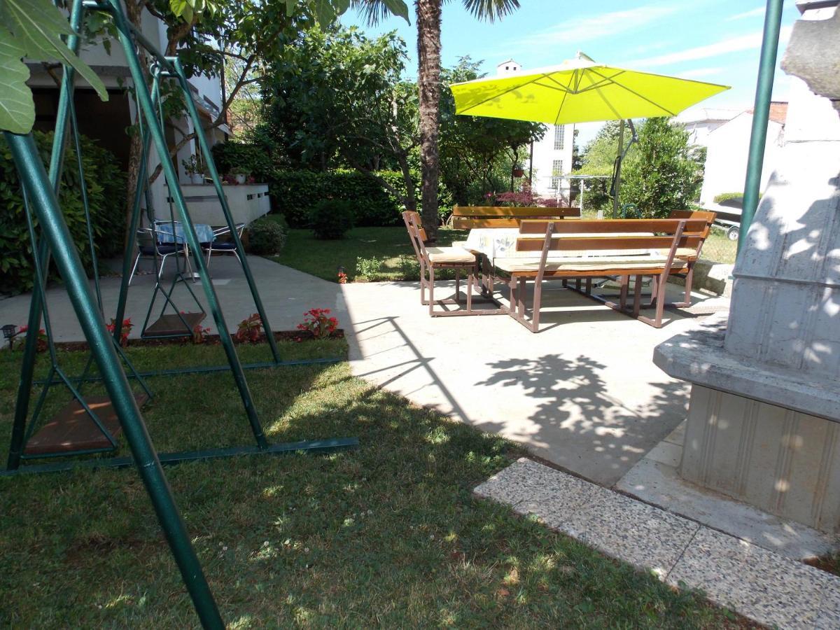 Apartments Cutic Малинска Экстерьер фото