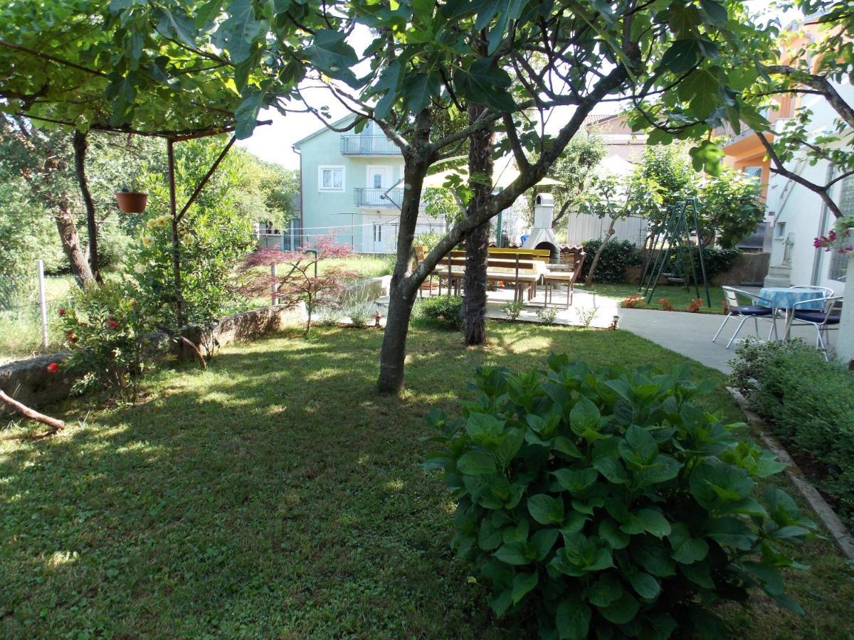 Apartments Cutic Малинска Экстерьер фото